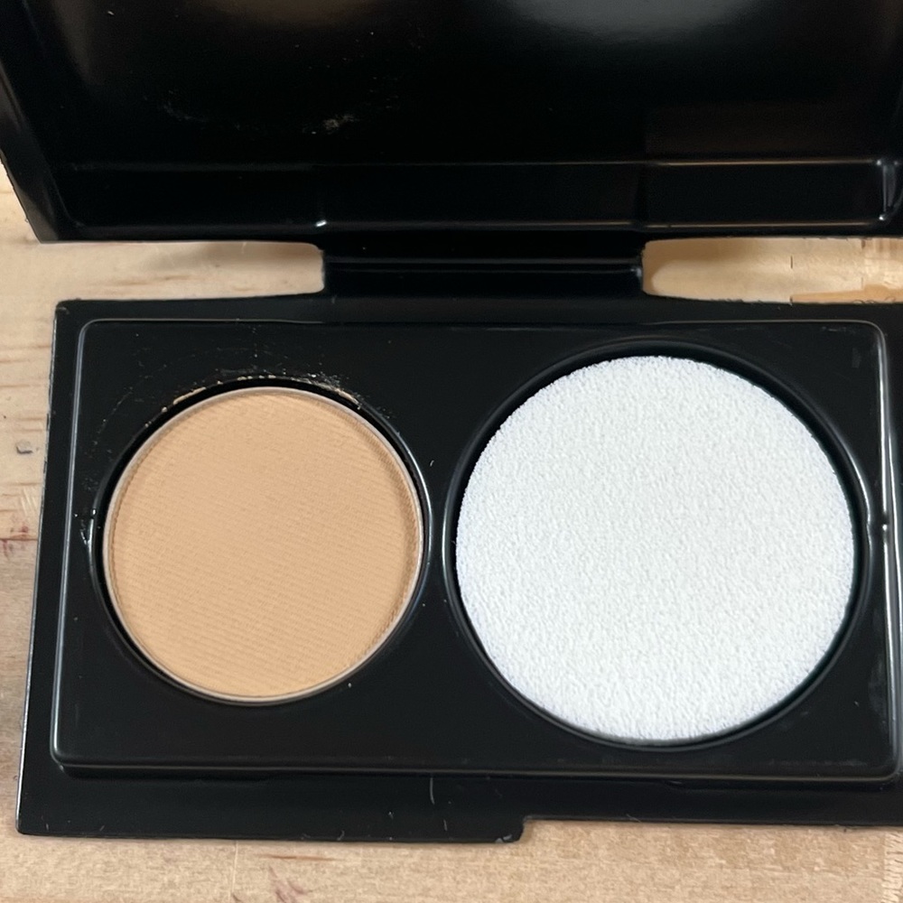 2 for 20! MAC Studio Fix Plus Foundation/NC30/sample size